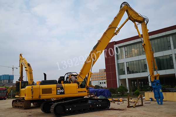 【挖掘機(jī)拆樓臂】什么是挖掘機(jī)拆樓臂？